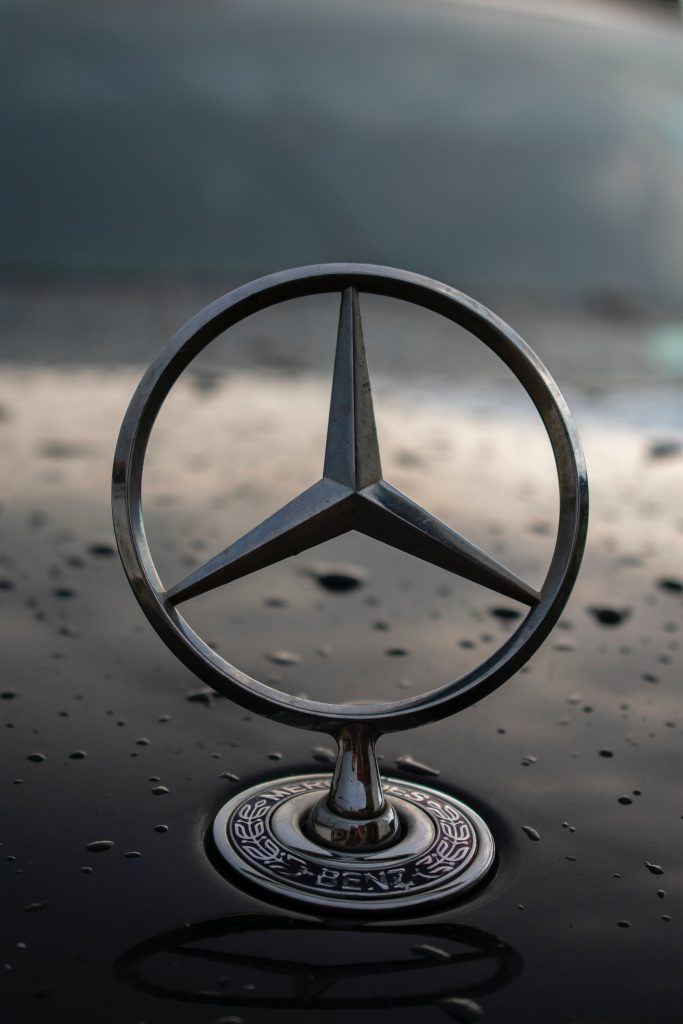 HCL planning to give Mercedes-Benz as incentive to top performers