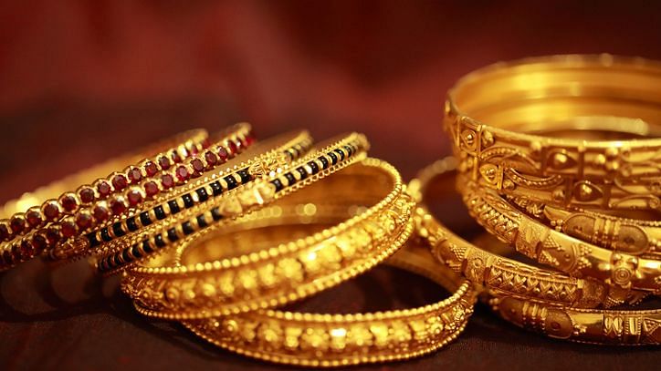 தங்கம் விலை குறைந்தது! – இன்றைய தங்கம் மற்றும் வெள்ளி விலை நிலவரம்! (11-10-2021)